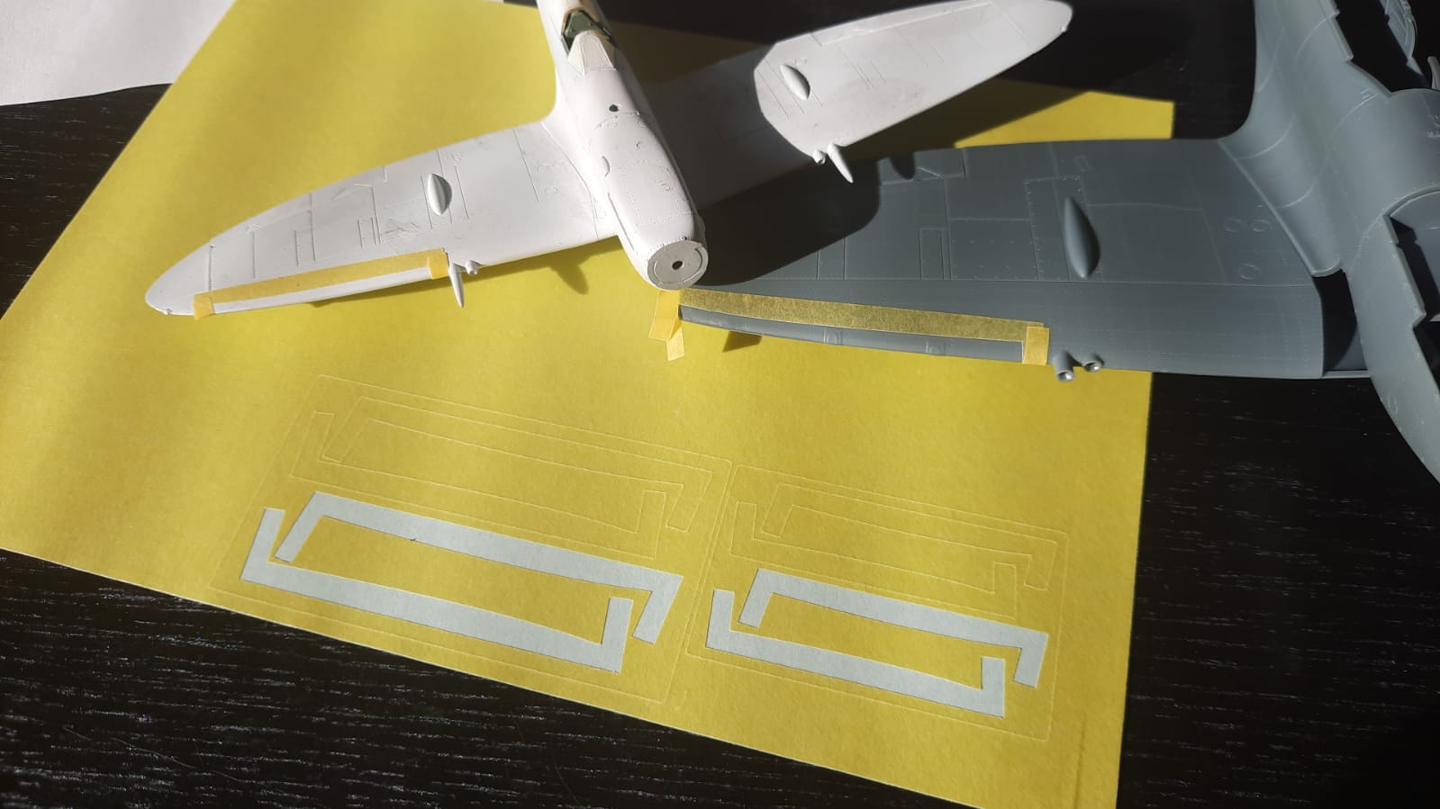 80097 1/48 Spitfire mask for leading edge (for Eduard)