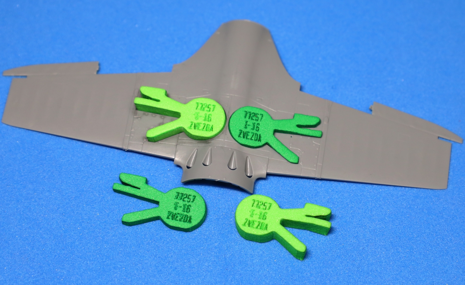 77257 1/72 I-16 wheel bay plugs (for Zvezda)