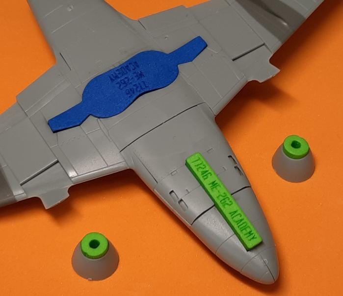 77246 1/72 Me-262 wheel bay plugs (for Academy)