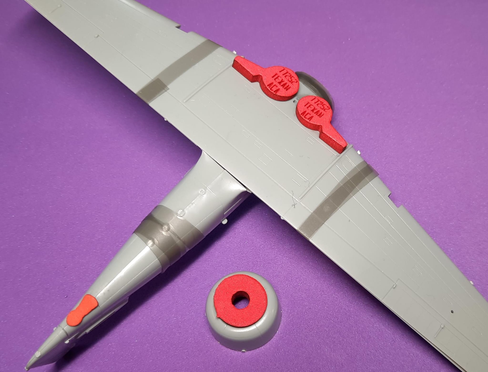 77252 1/72 T-6G Texan wheel bay plugs (for Academy/Wolfpack)