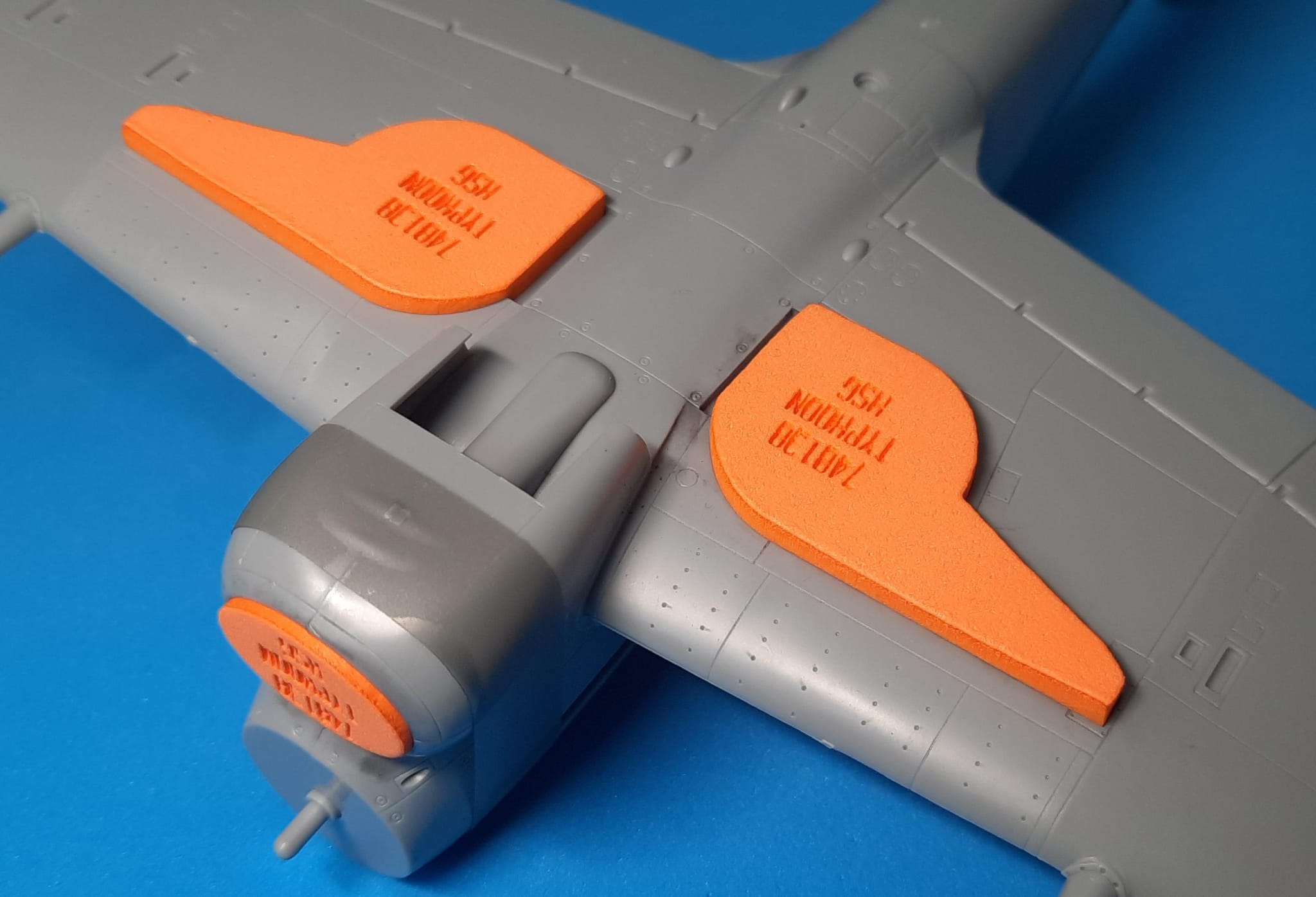 748138 1/48 Hawker Typhoon wheel bay plugs (for Hasegawa, Hobby 2000)