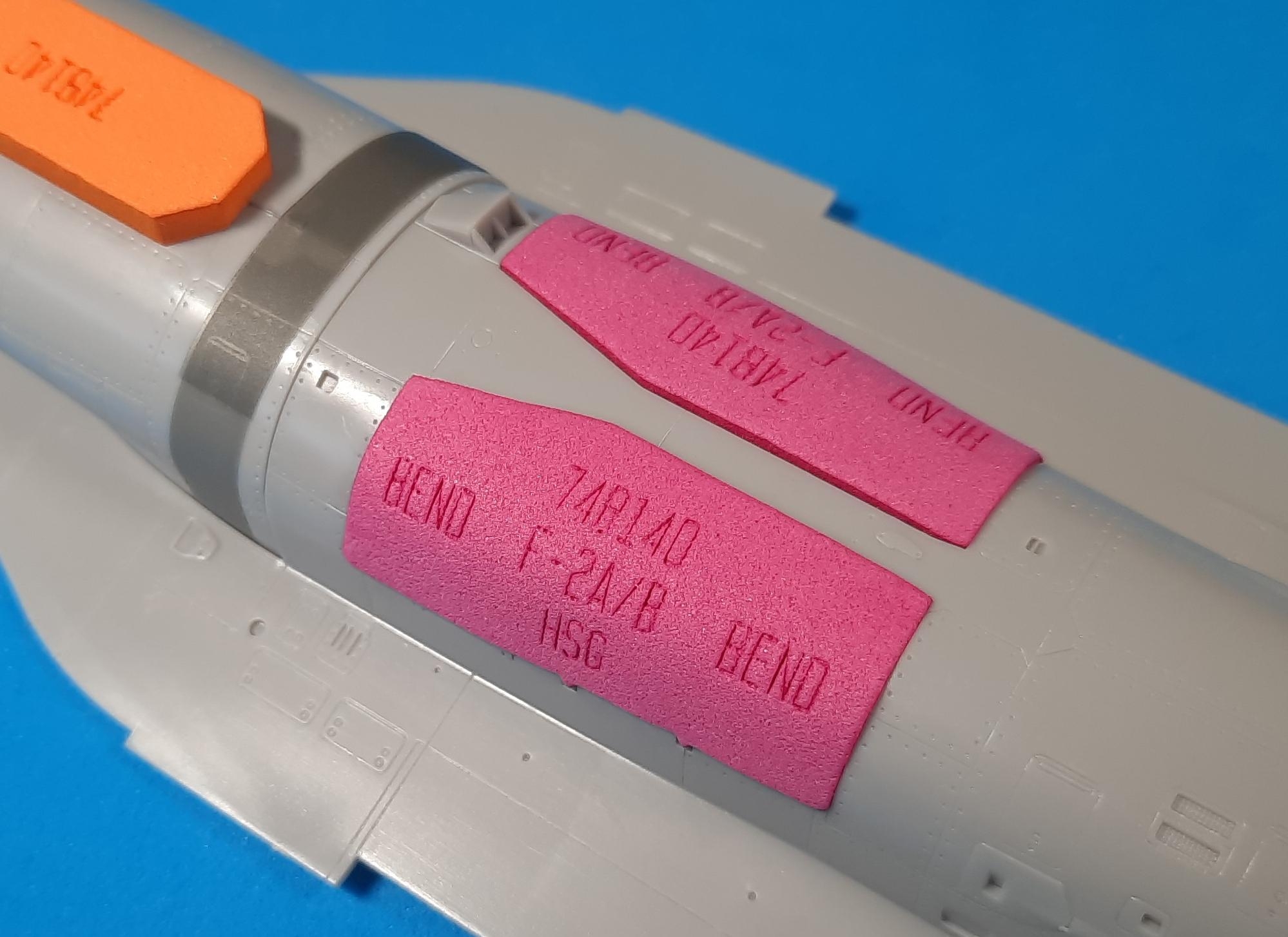 748140 1/48 Mitsubishi F-2A/F-2B wheel bay plugs (for Hasegawa)