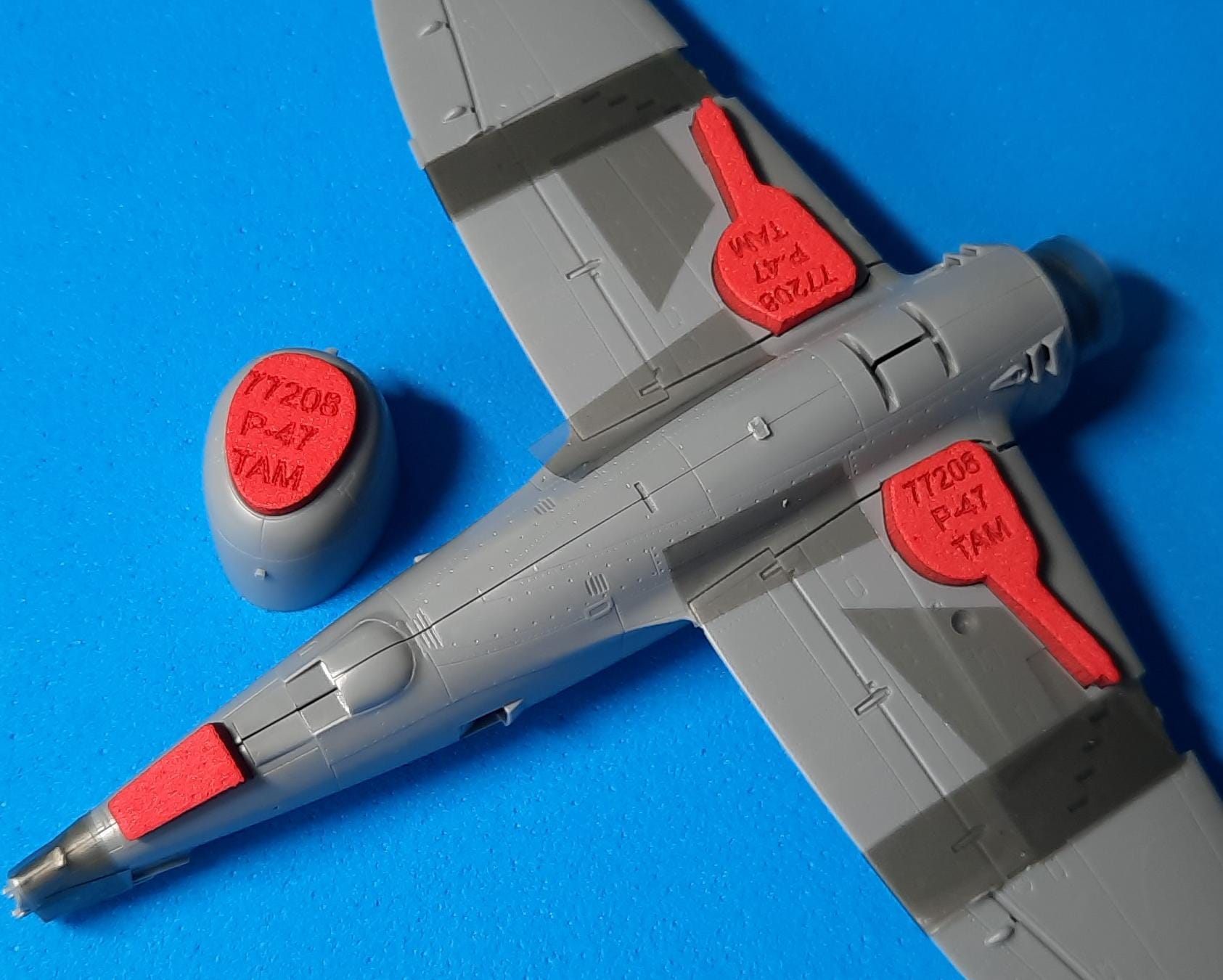 77208 1/72 P-47 Thunderbolt wheel bay plugs (for Tamiya)