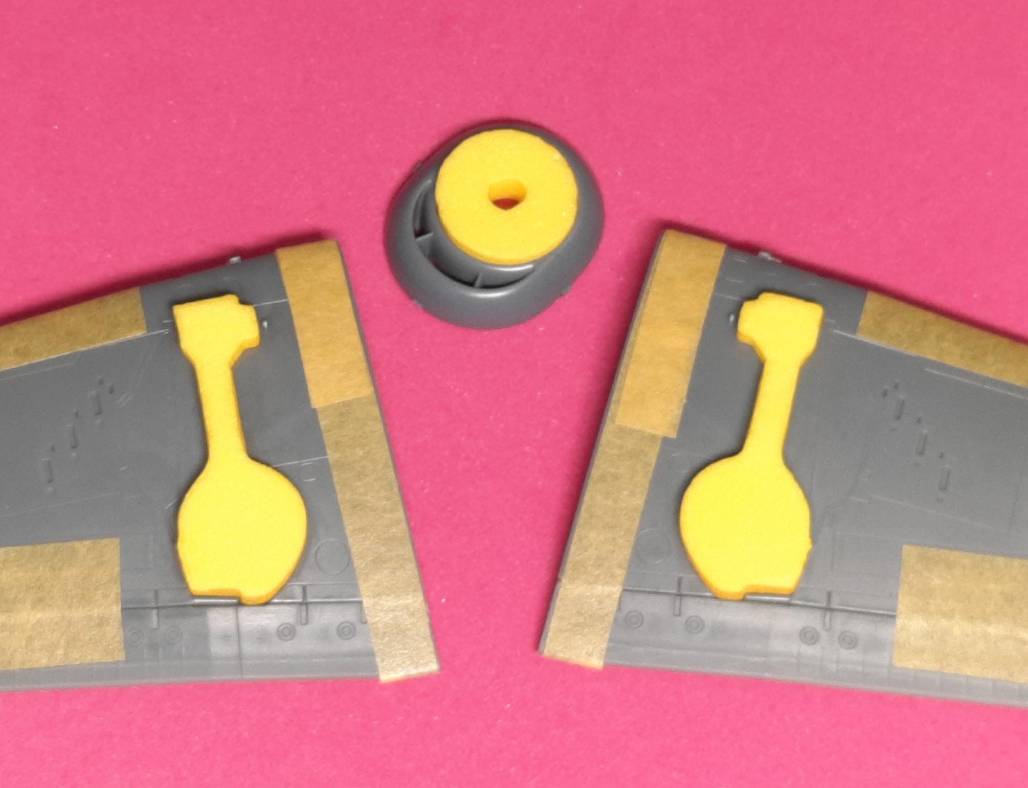 77217 1/72 F6F Hellcat wheel bay plugs (for Eduard)