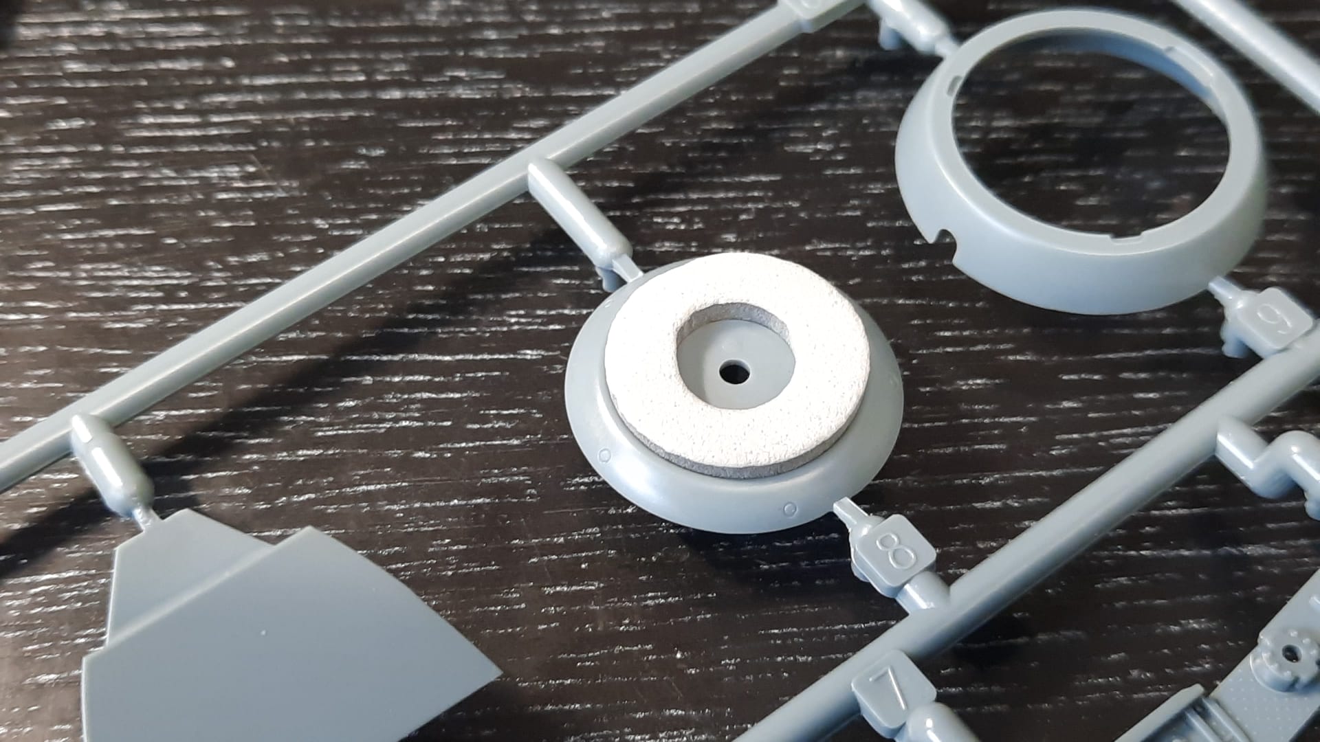 74809 1/48 Fw 190 A-5 / A-6 wheel bay plugs (for Eduard)